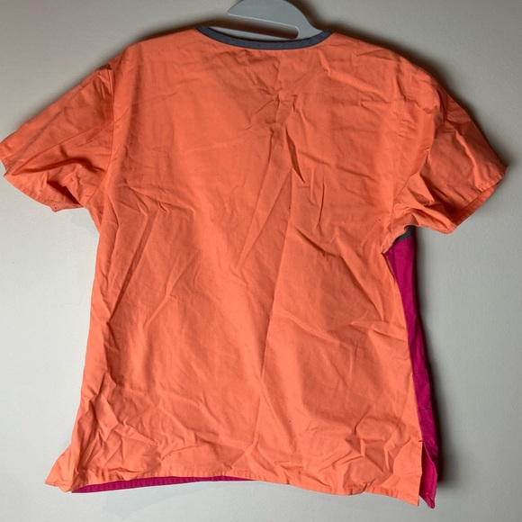 WonderWink Scrub top - Picture 3 of 5